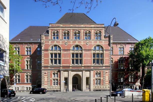 Köln, Justizgebäude am Appellhofplatz, Südfassade.
