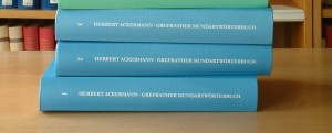Buchrücken der drei Bände des Grefrather Mundartwörterbuchs