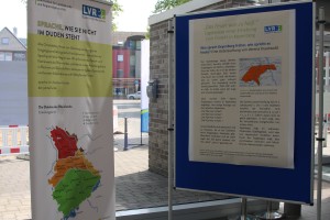 Zwei interessante Infotafeln des Sprachteams zu den Dialekten im Rheinland